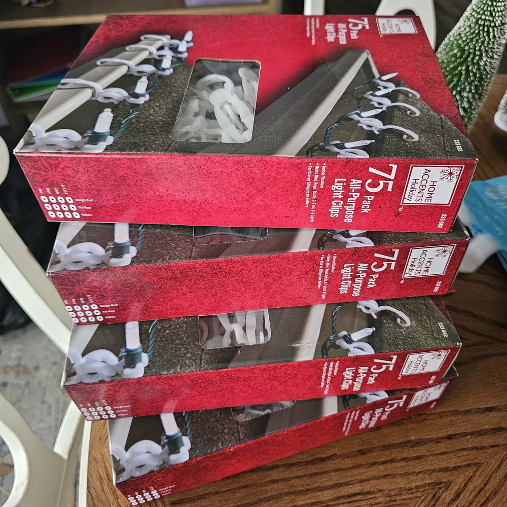 🟢 Holiday Time Red 75-Pack Light Clips
